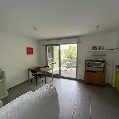 Joli T2 Avec Terrasse Au Calme